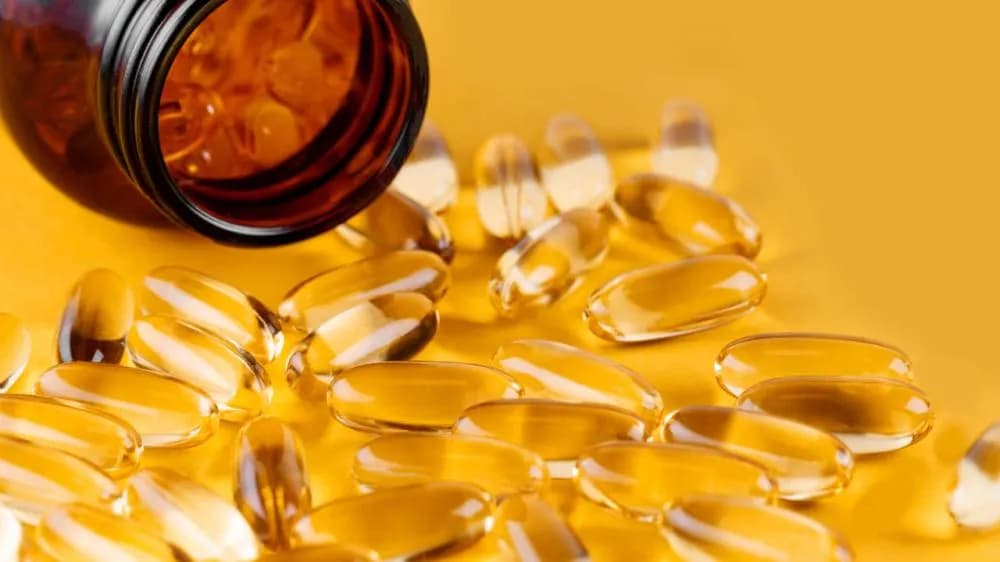 深海魚油膠囊與新鮮魚類食材